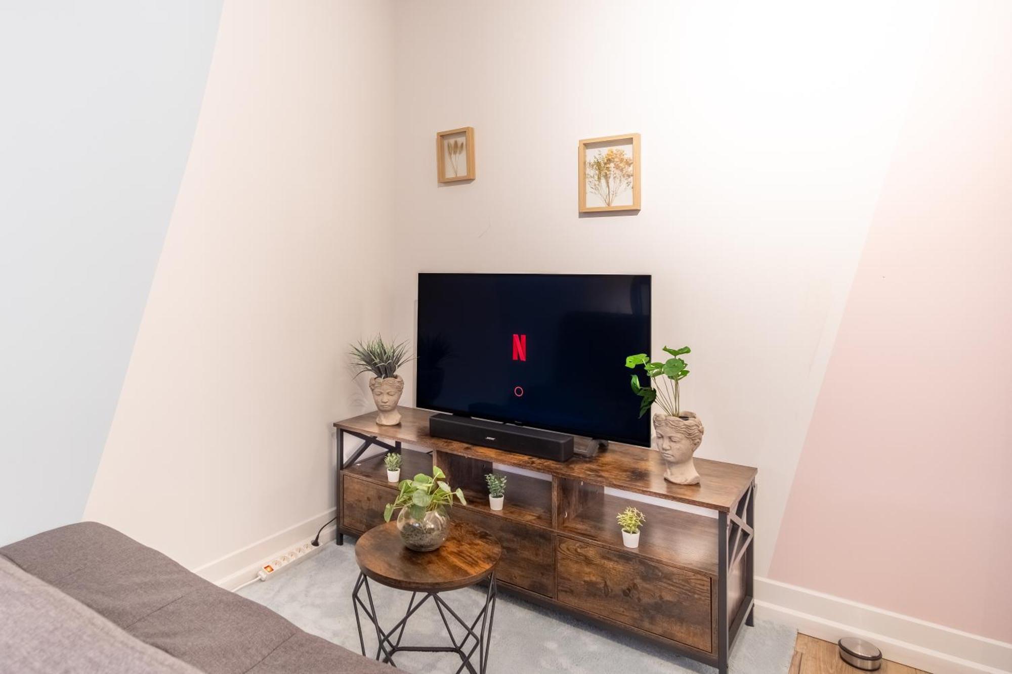 Pool Table Heaven, Workstation, 4K Tv, Netflix Apartment Leipzig Luaran gambar